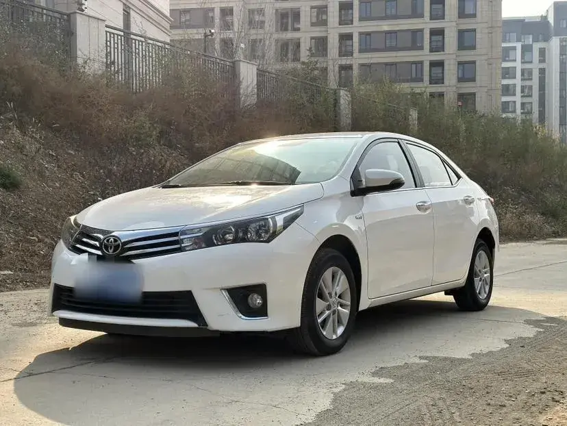 2014 Toyota Corolla 1.6L 122HP L4 CVT