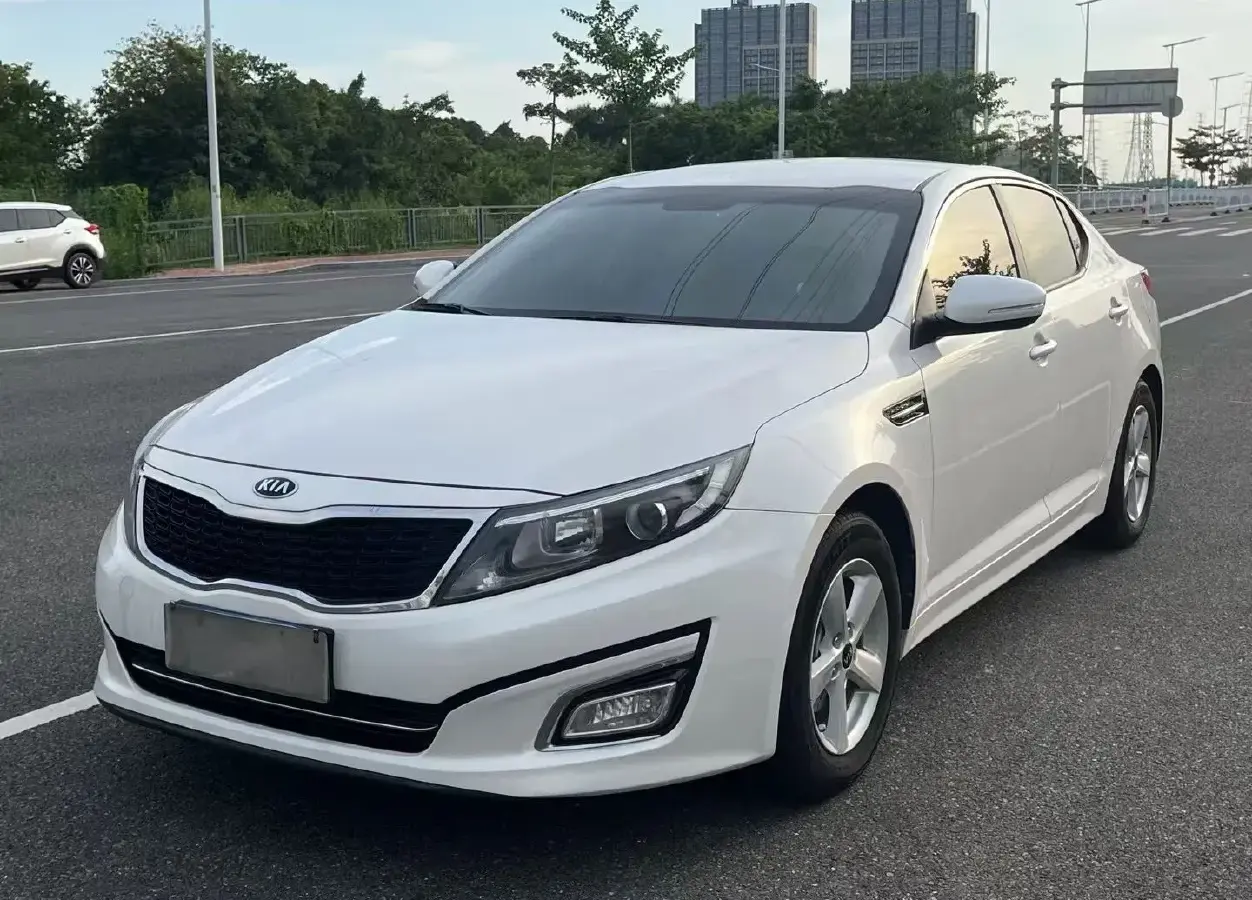 2015 Kia K5 2.0L 162HP L4 6AT