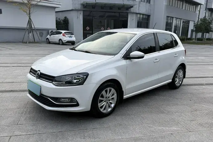 2014 Volkswagen Polo 1.4L 90HP L4 6AT