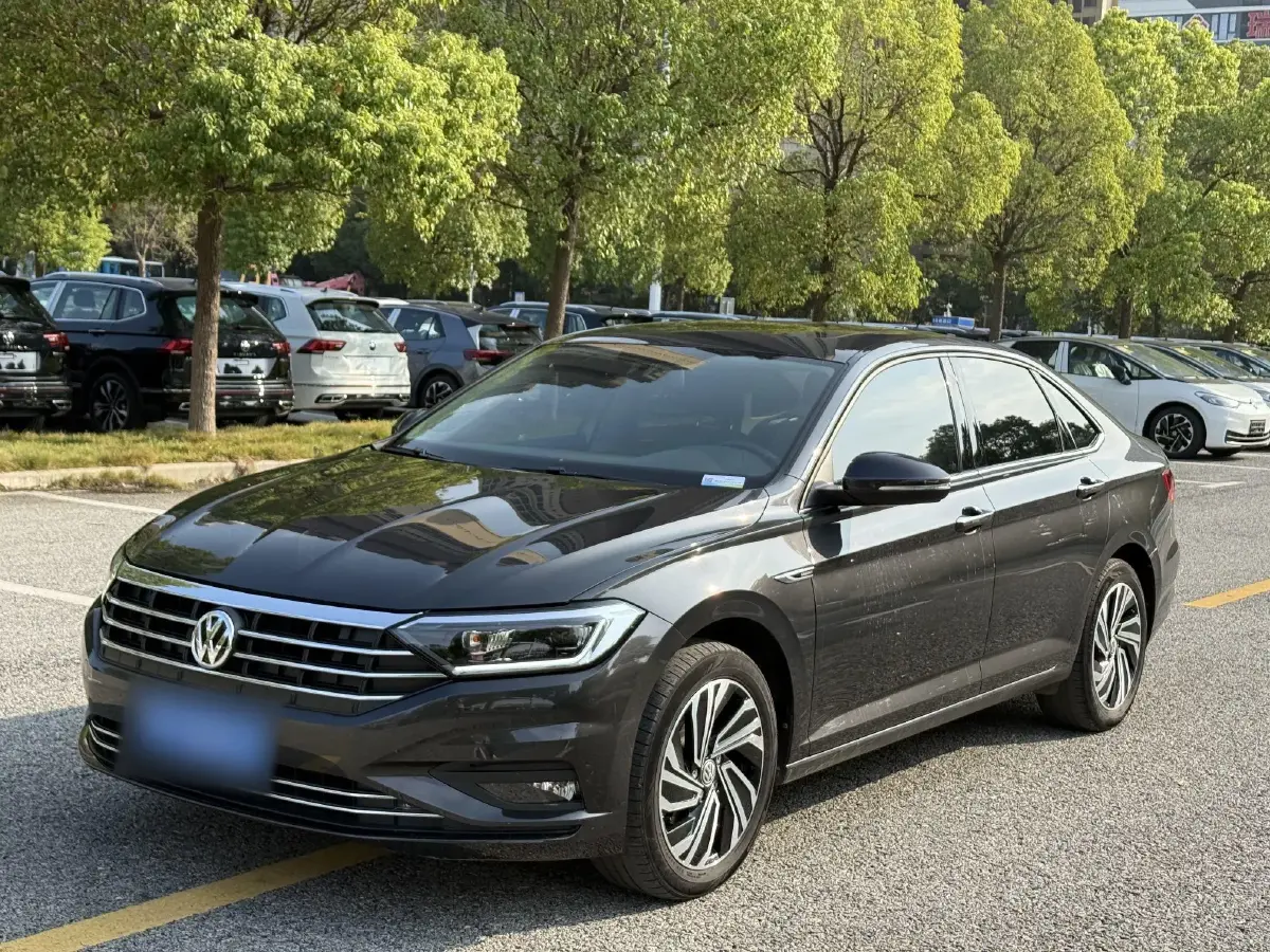 2021 Volkswagen Sagitar 1.4T 150HP L4 7DCT