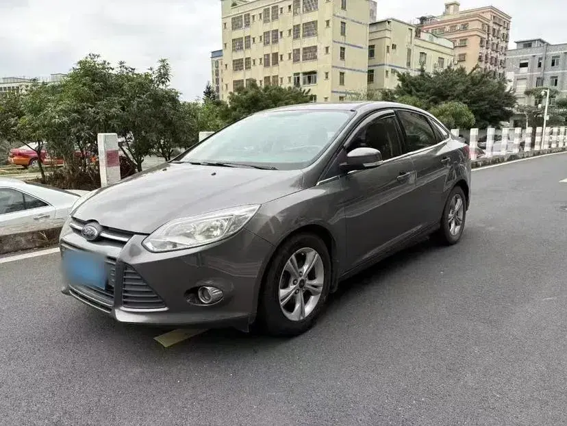 2012 Ford Focus 1.6L 125HP L4 6DCT