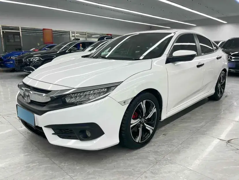 2016 Honda Civic 1.5T 177HP L4 CVT