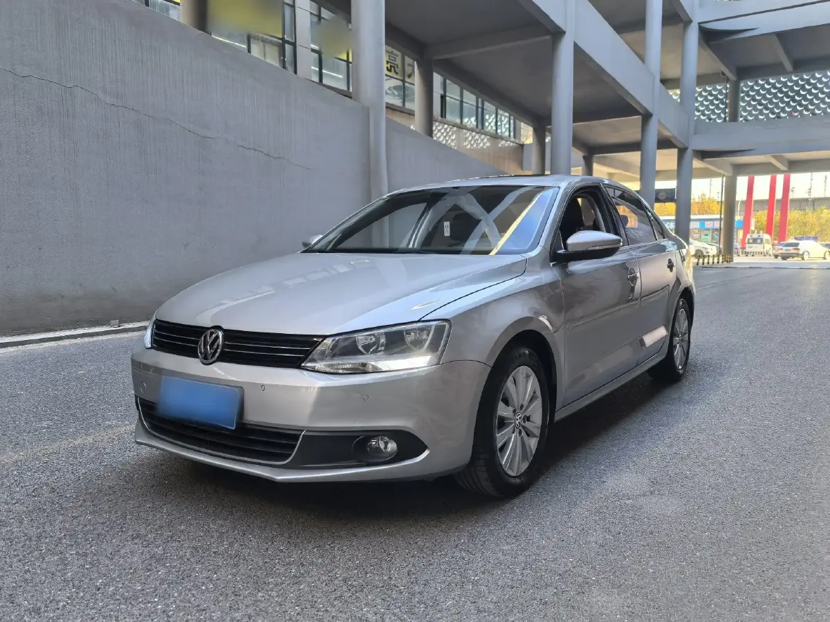 2014 Volkswagen Sagitar 1.4T 131HP L4 7DCT