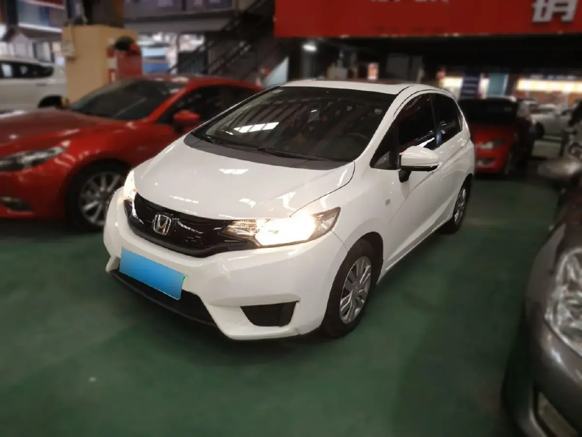 2016 Honda Fit 1.5L 131HP L4 CVT