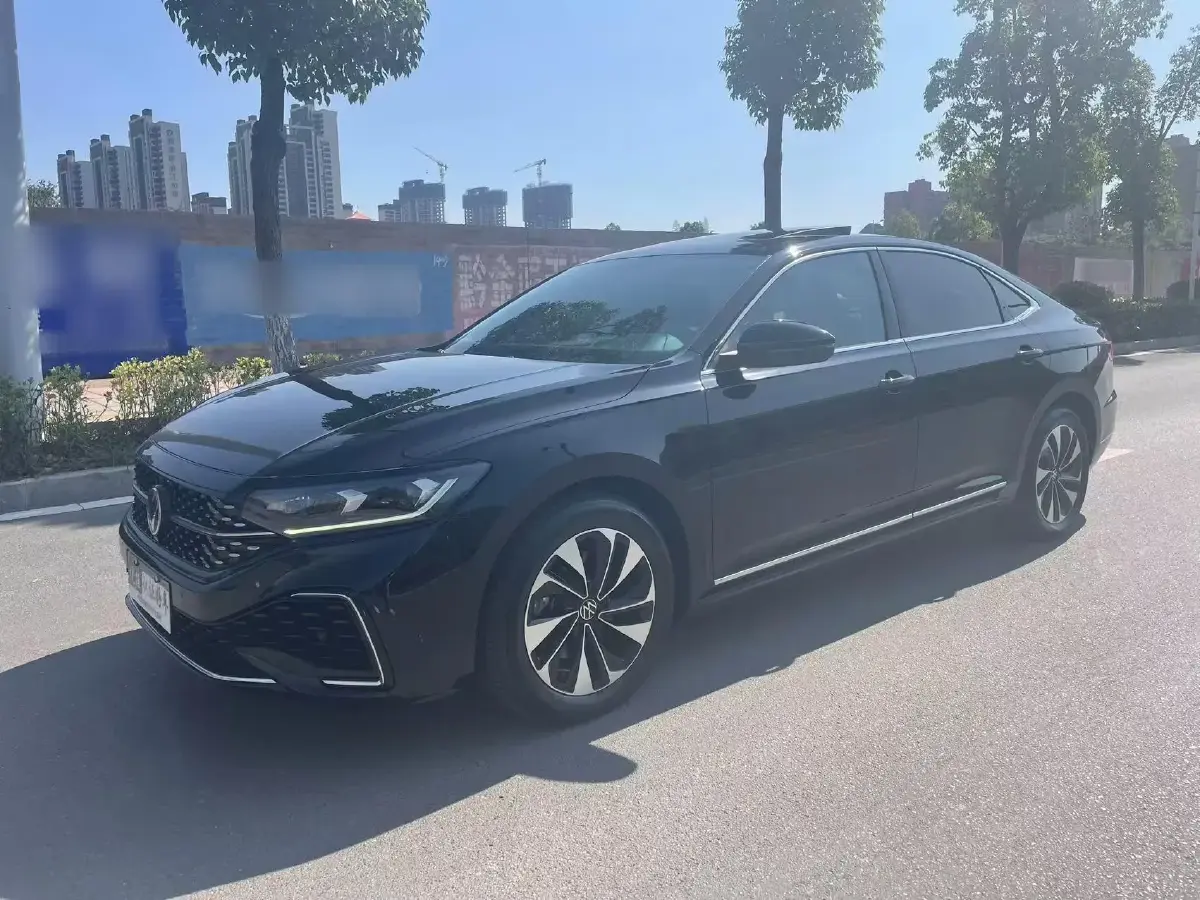 2022 Volkswagen Passat 2.0T 186HP L4 7DCT