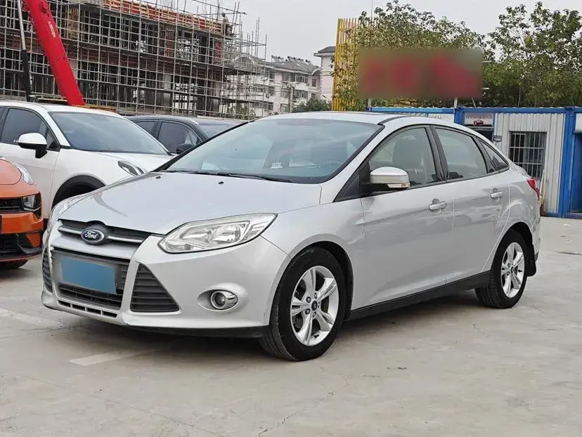 2012 Ford Focus 1.6L 125HP L4 5MT