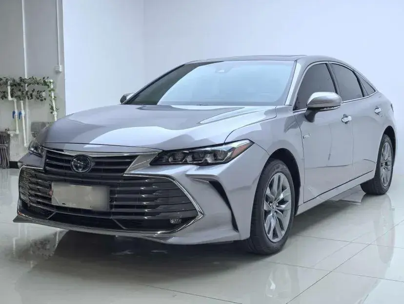 2019 Toyota Avalon 2.5L 178HP L4 E-CVT Hybrid