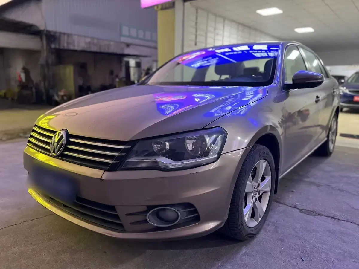 2014 Volkswagen Bora 1.6L 105HP L4 6AT