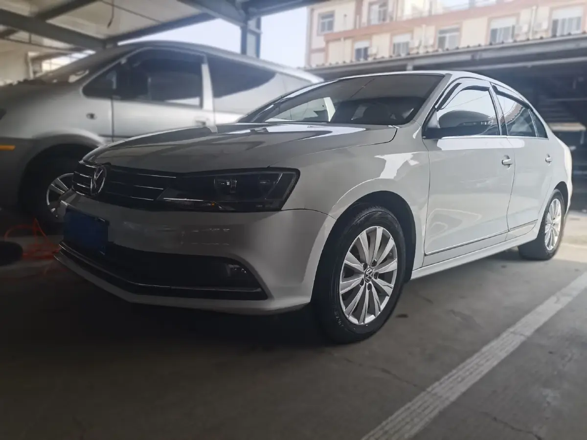 2015 Volkswagen Sagitar 1.6L 110HP L4 6AT