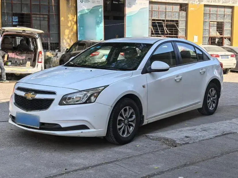 2015 Chevrolet Cruze 1.5L 113HP L4 5MT