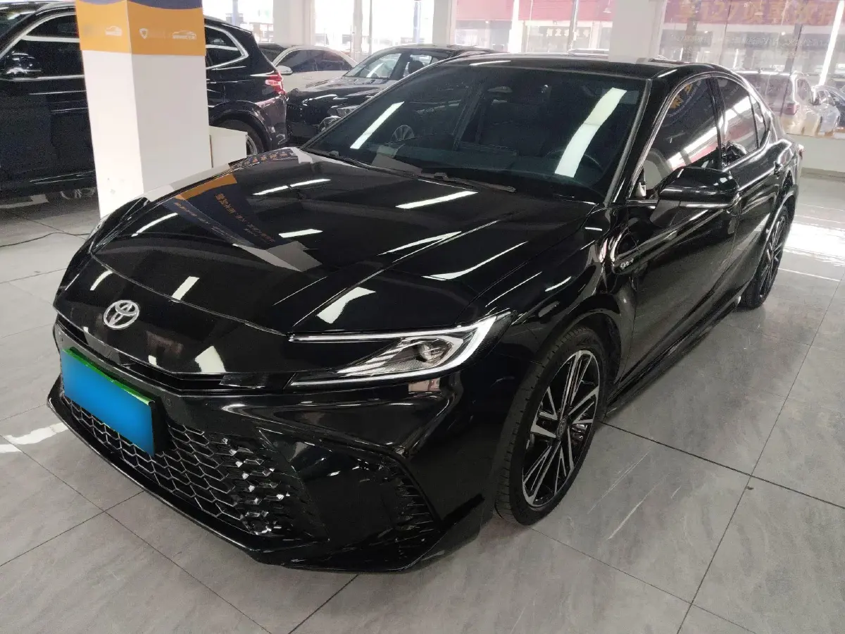 2024 Toyota Camry 2.0L 152HP L4 E-CVT Hybrid