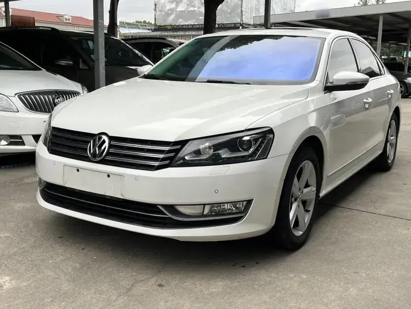 2014 Volkswagen Passat 1.8T 160HP L4 7DCT