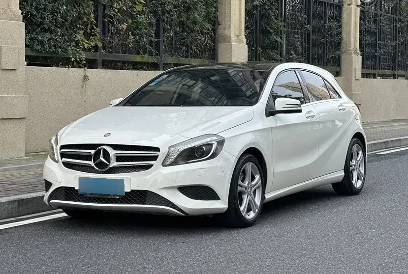 2015 Mercedes-Benz A Class 1.6T 122HP L4 7DCT