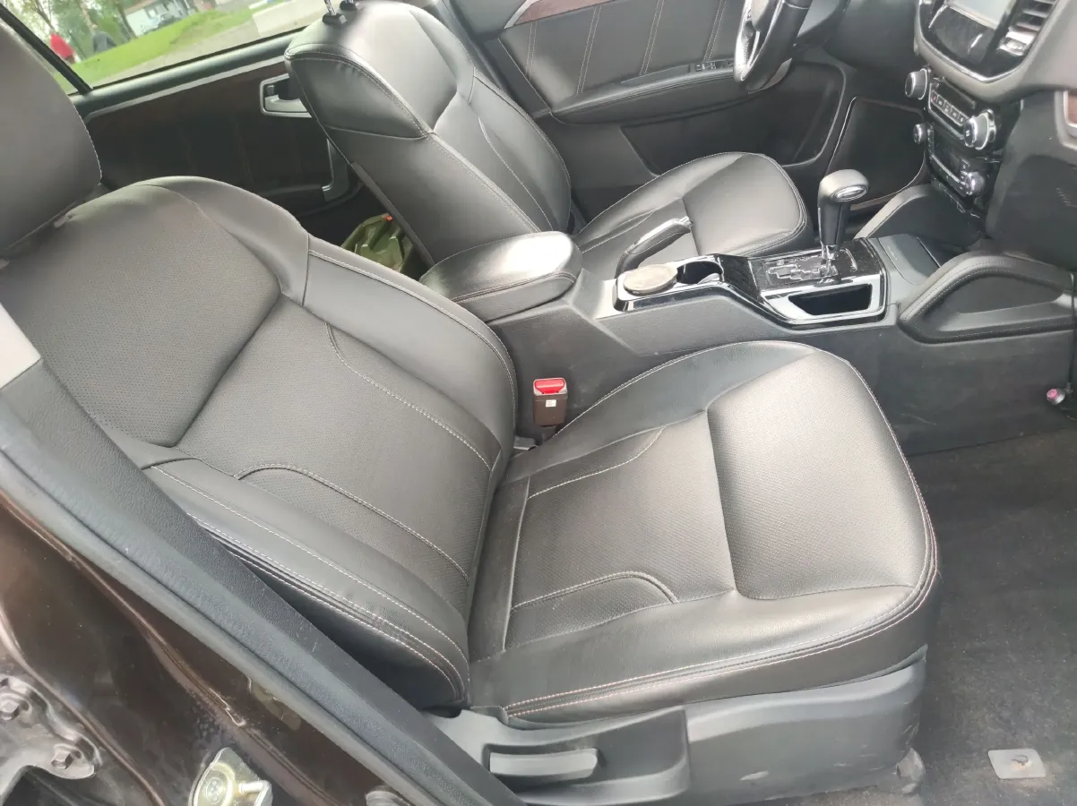 2014 Geely HaoQing SUV 2.4L 162HP L4 6AT,autocango,china used car exporter,china ev exporter,chinese used car exporter,chinese used ev exporter