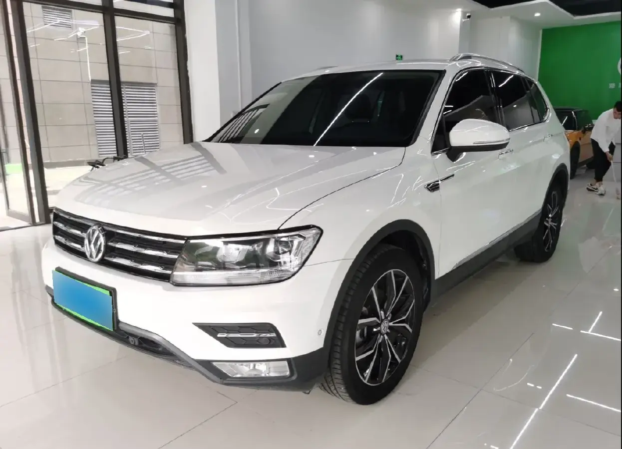2019 Volkswagen Tiguan L 2.0T 186HP L4 7DCT