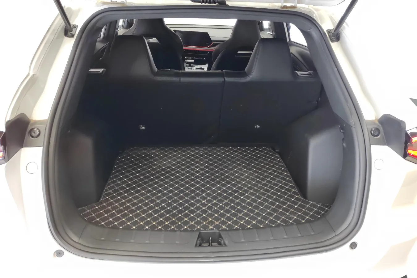 2024 ChangAn X5 PLUS 1.5T 188HP L4 7DCT,autocango,china used car exporter,china ev exporter,chinese used car exporter,chinese used ev exporter