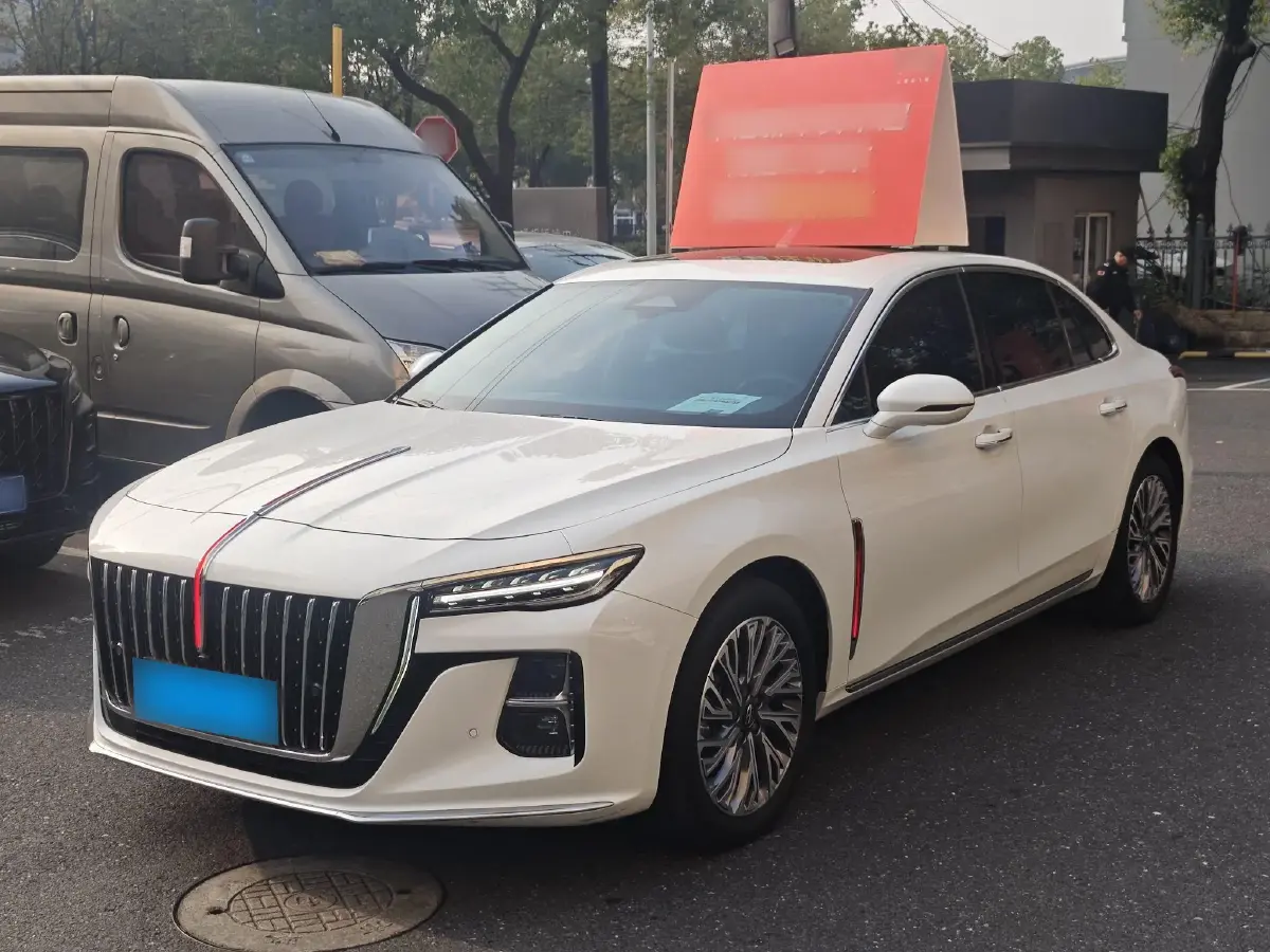 2023 HongQi H5 1.5T 169HP L4 E-CVT Hybrid