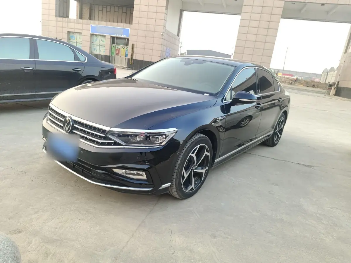 2023 Volkswagen Magotan 2.0T 220HP L4 7DCT