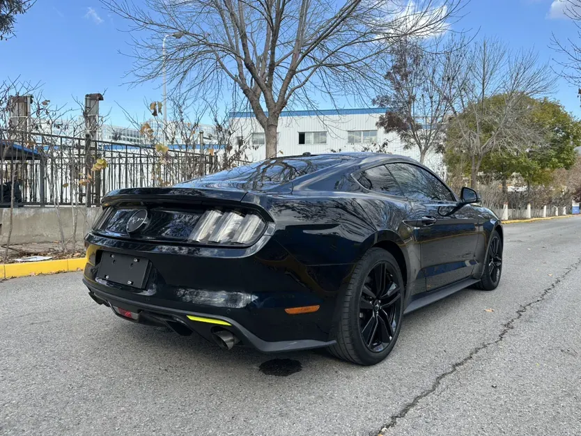 2017 Ford Mustang 2.3T 314HP L4 6AT,autocango,china used car exporter,china ev exporter,chinese used car exporter,chinese used ev exporter