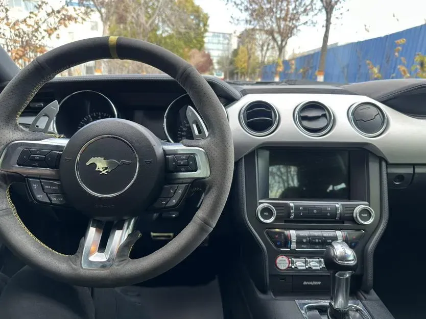 2017 Ford Mustang 2.3T 314HP L4 6AT,autocango,china used car exporter,china ev exporter,chinese used car exporter,chinese used ev exporter