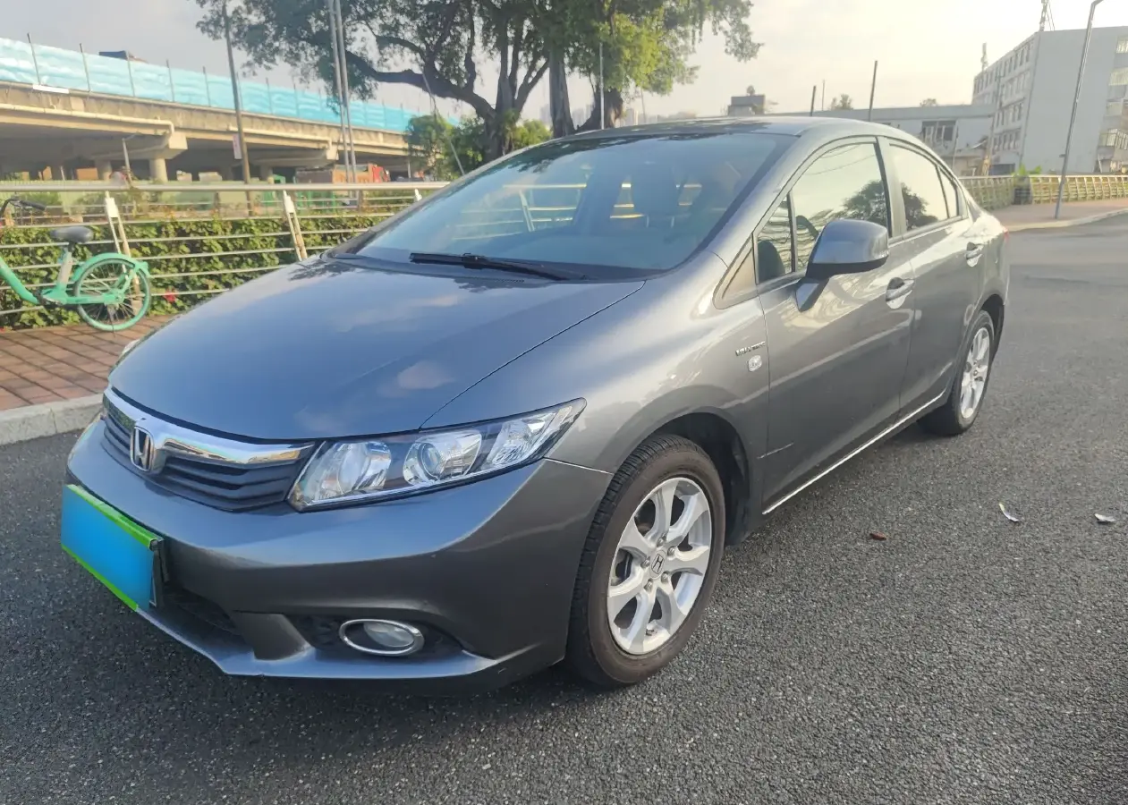 2013 Honda Civic 1.8L 141HP L4 5AT
