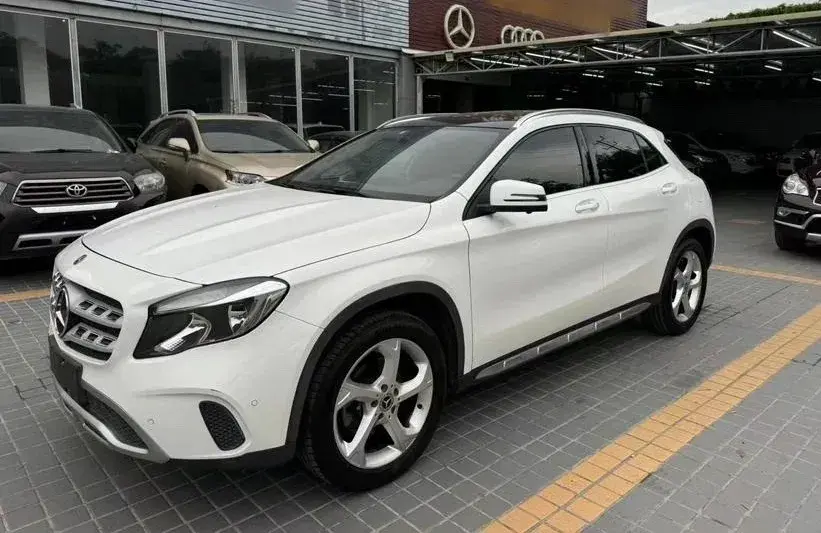 2017 Mercedes-Benz GLA Class 1.6T 156HP L4 7DCT