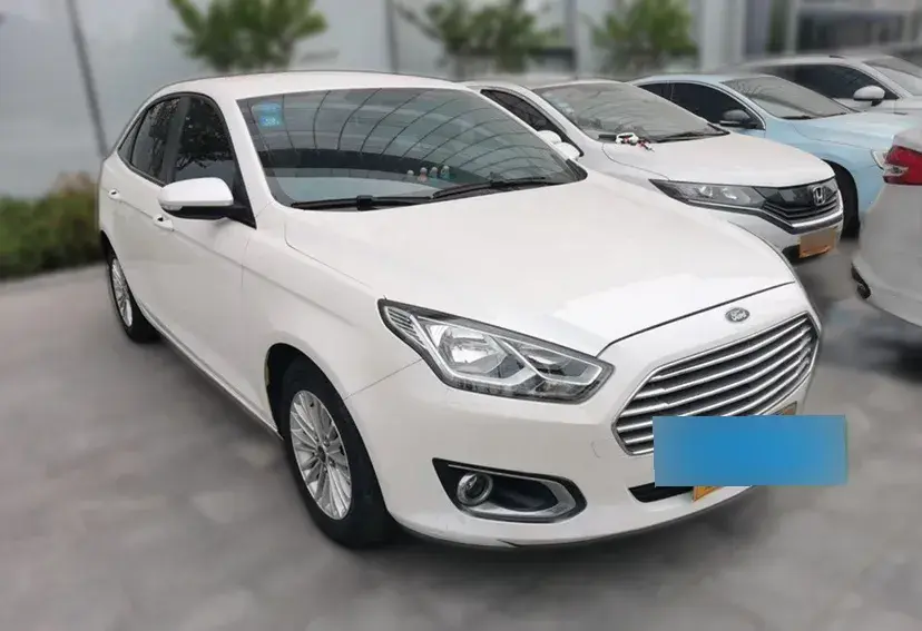 2015 Ford Escort 1.5L 113HP L4 5MT