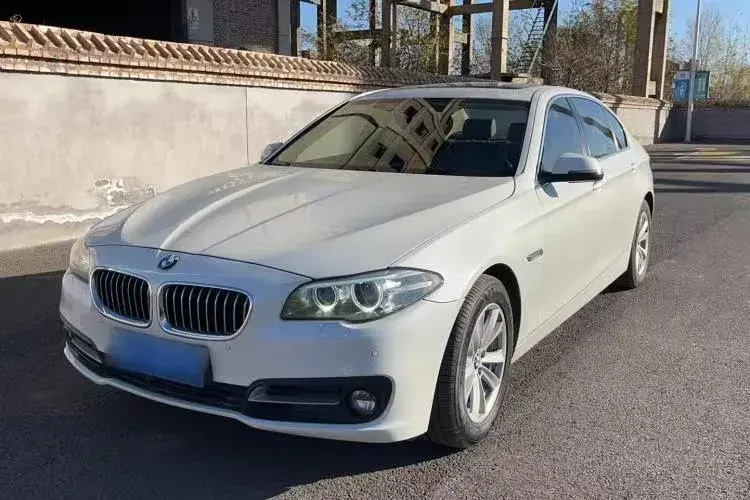 2014 BMW 5 Series 2.0T 184HP L4 8AT