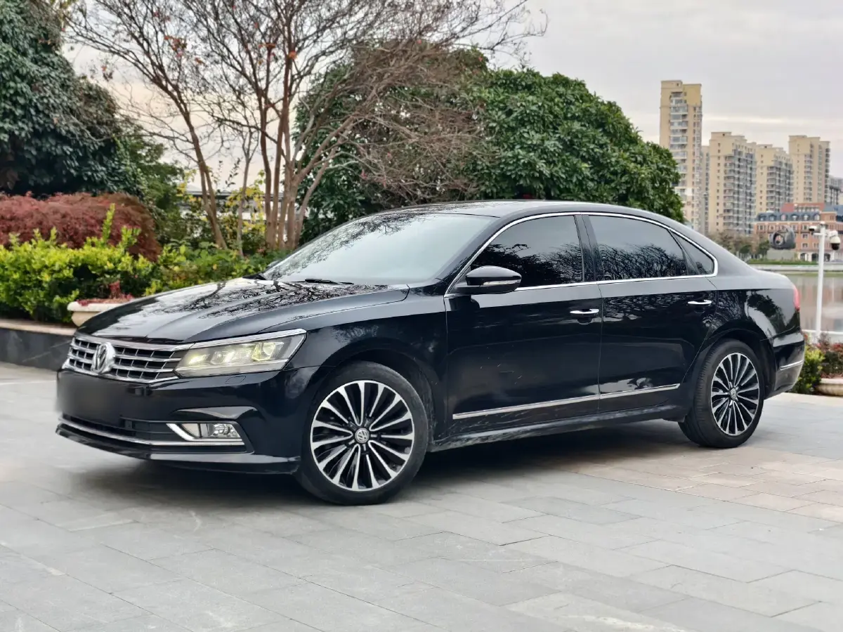 2017 Volkswagen Passat 1.8T 180HP L4 7DCT
