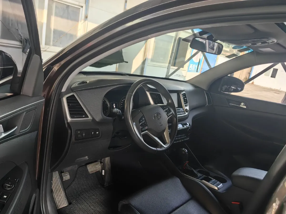 2015 Hyundai Tucson 1.6T 177HP L4 7DCT,autocango,china used car exporter,china ev exporter,chinese used car exporter,chinese used ev exporter