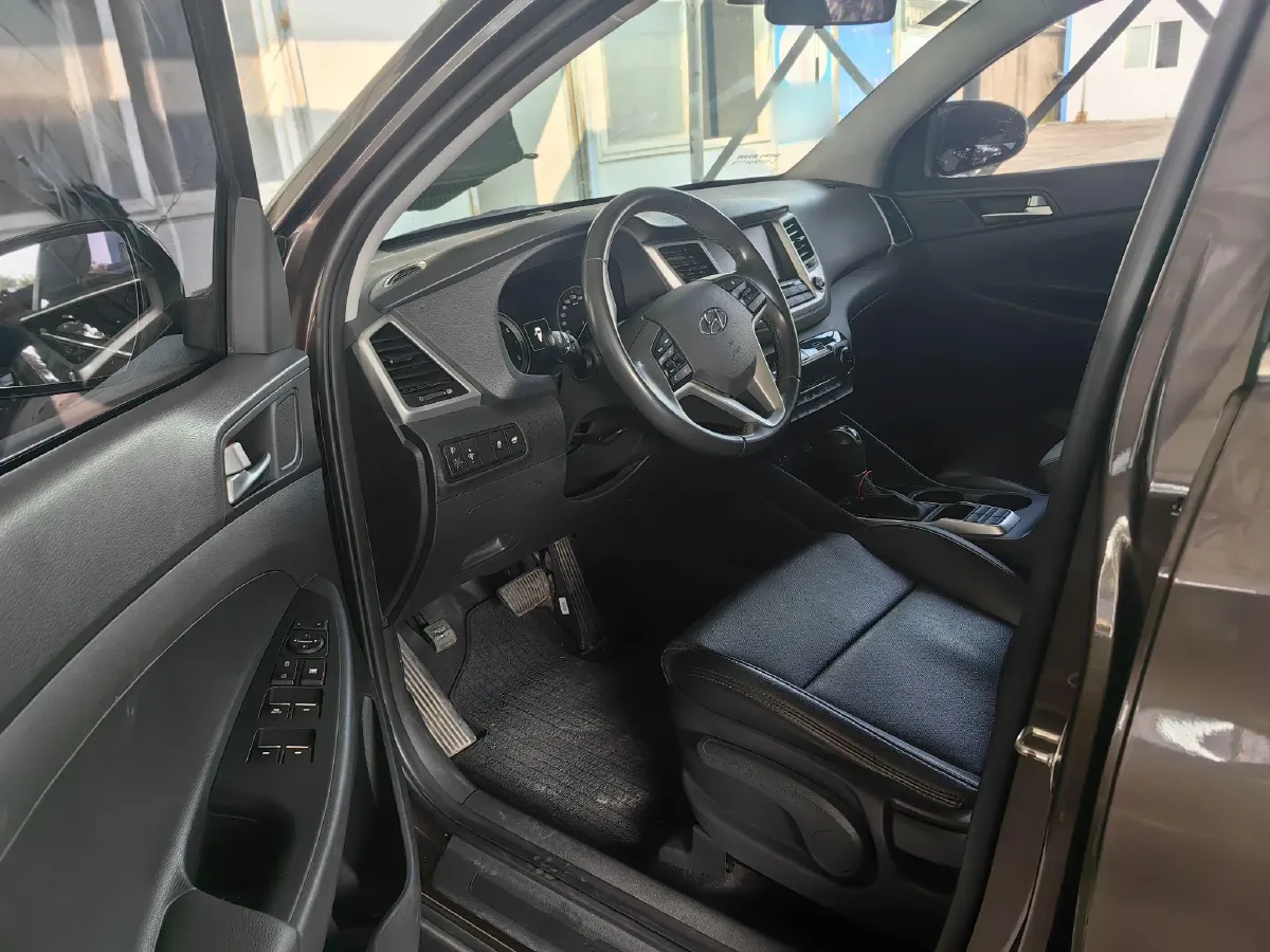 2015 Hyundai Tucson 1.6T 177HP L4 7DCT,autocango,china used car exporter,china ev exporter,chinese used car exporter,chinese used ev exporter