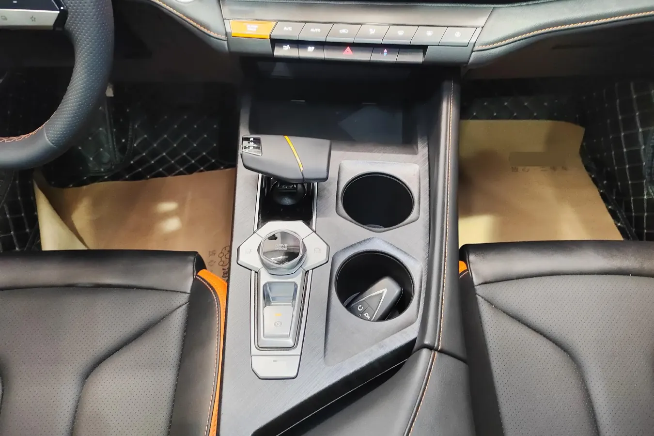 2023 ChangAn UNI-V 1.5T 188HP L4 7DCT,autocango,china used car exporter,china ev exporter,chinese used car exporter,chinese used ev exporter