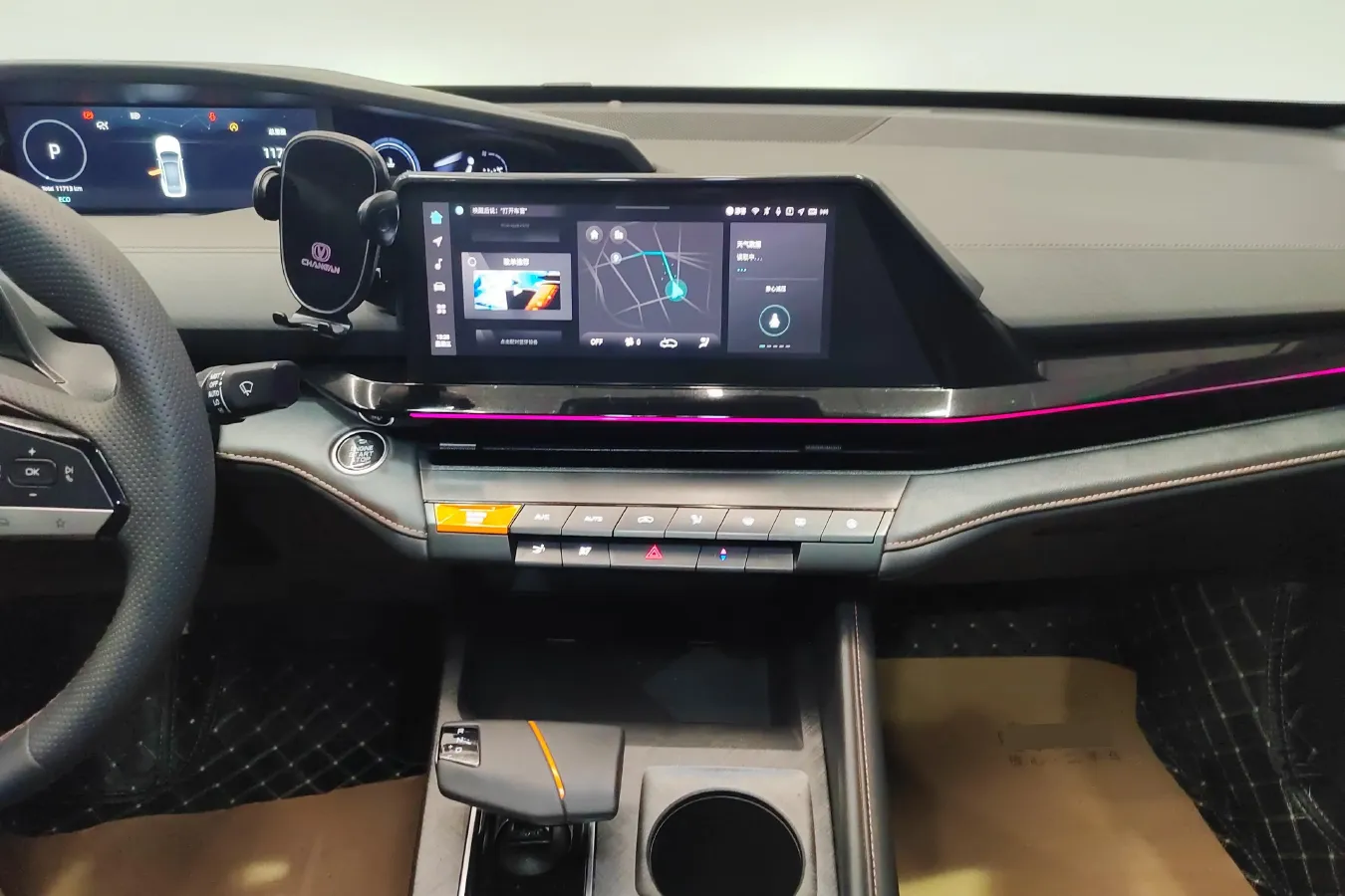 2023 ChangAn UNI-V 1.5T 188HP L4 7DCT,autocango,china used car exporter,china ev exporter,chinese used car exporter,chinese used ev exporter