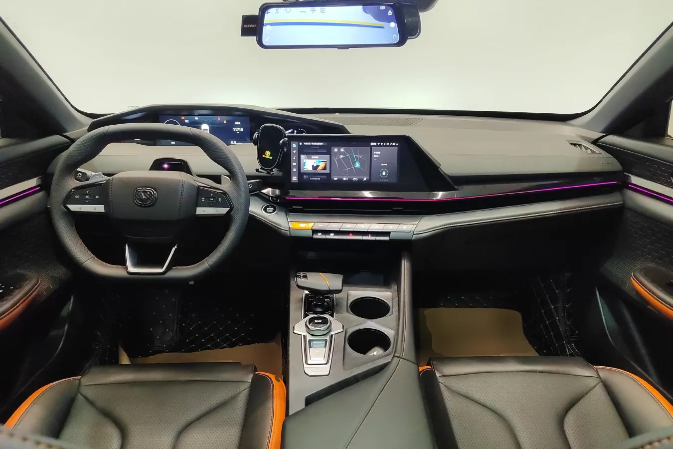 2023 ChangAn UNI-V 1.5T 188HP L4 7DCT,autocango,china used car exporter,china ev exporter,chinese used car exporter,chinese used ev exporter