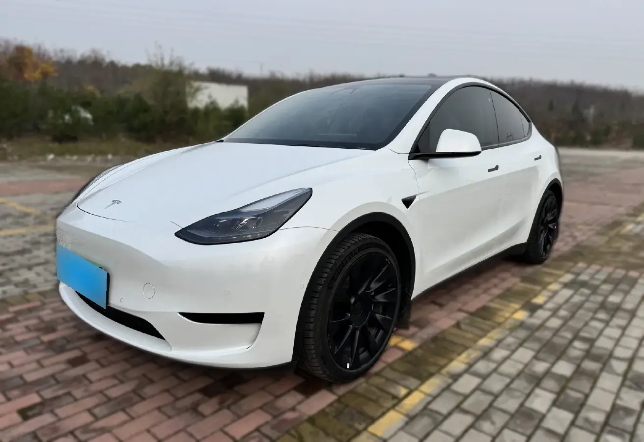 2022 Tesla Model Y BEV 60KWH