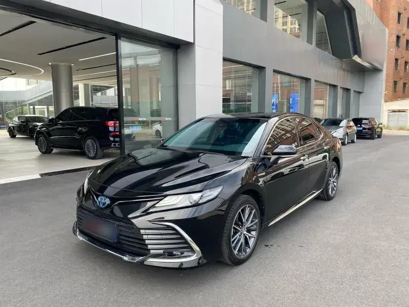 2023 Toyota Camry 2.5L 178HP L4 E-CVT Hybrid