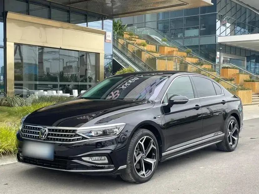 2023 Volkswagen Magotan 2.0T 220HP L4 7DCT