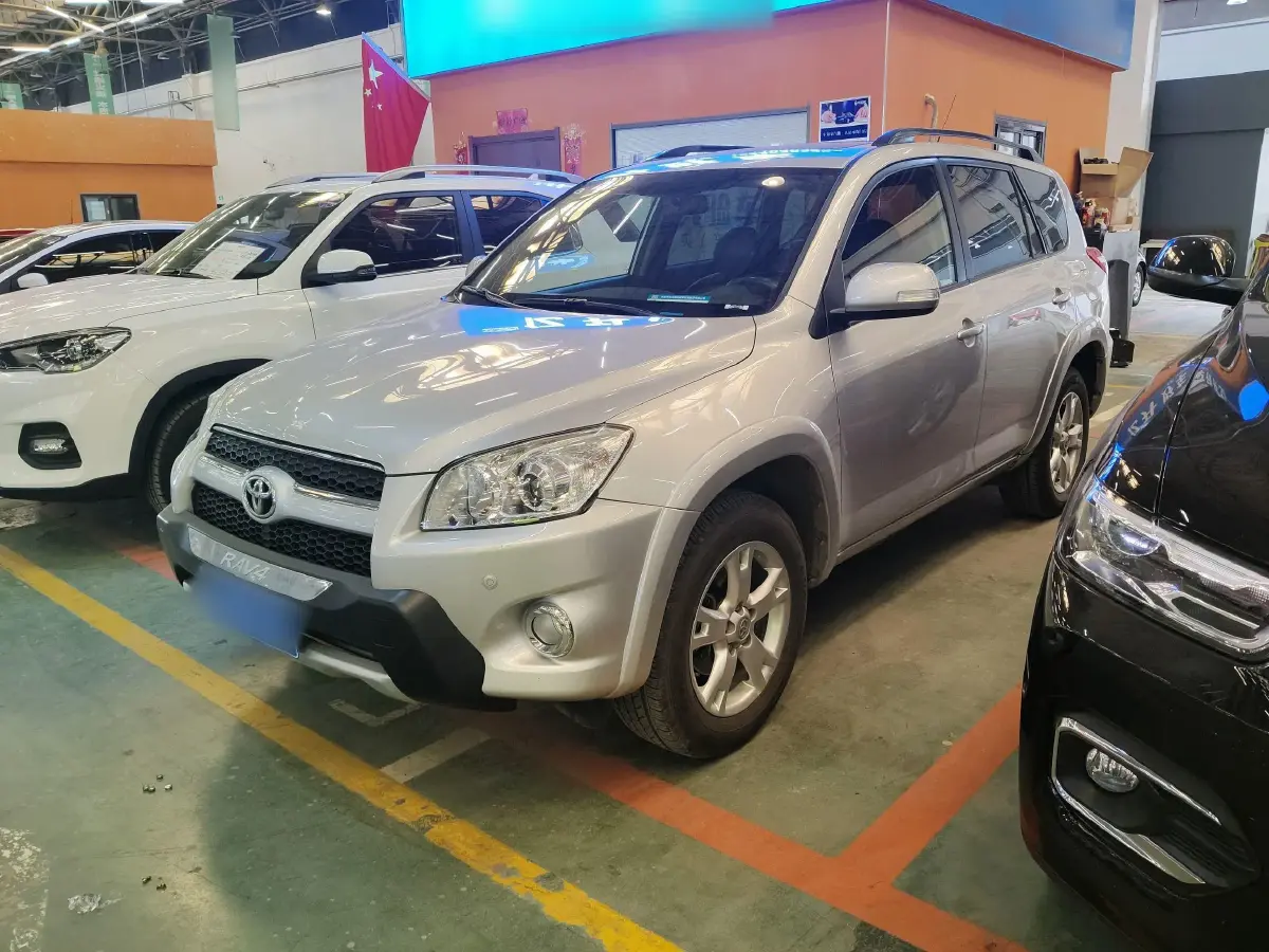 2011 Toyota RAV4 2.4L 170HP L4 4AT