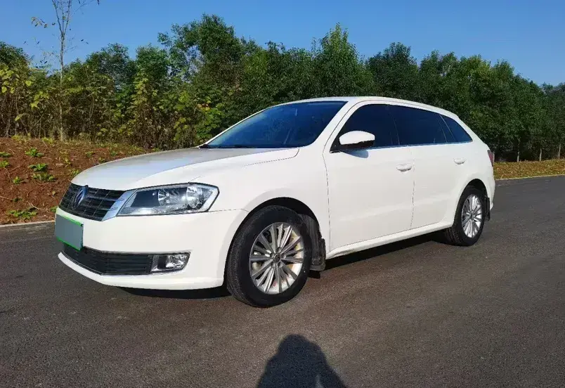 2013 Volkswagen Gran Lavida 1.6L 110HP L4 6AT