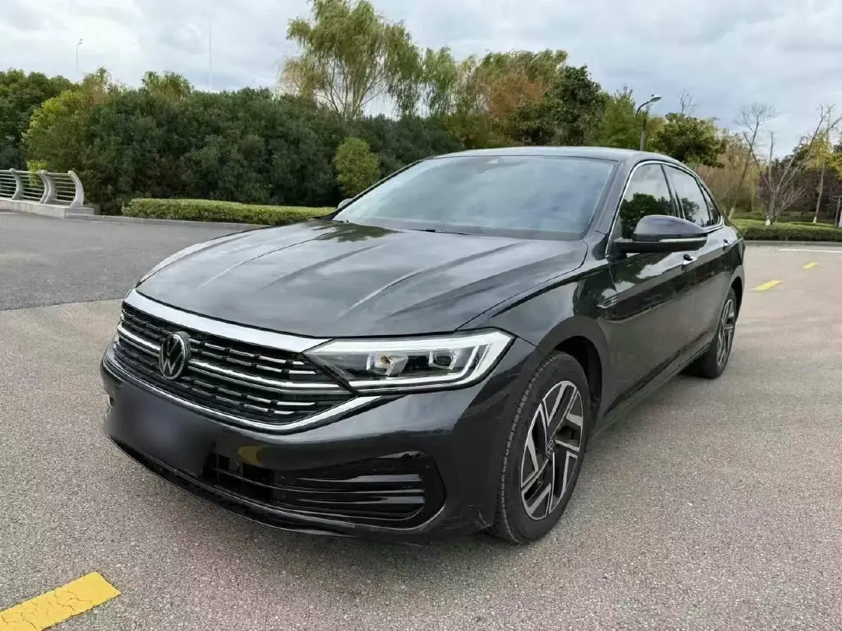 2022 Volkswagen Sagitar 1.4T 150HP L4 7DCT