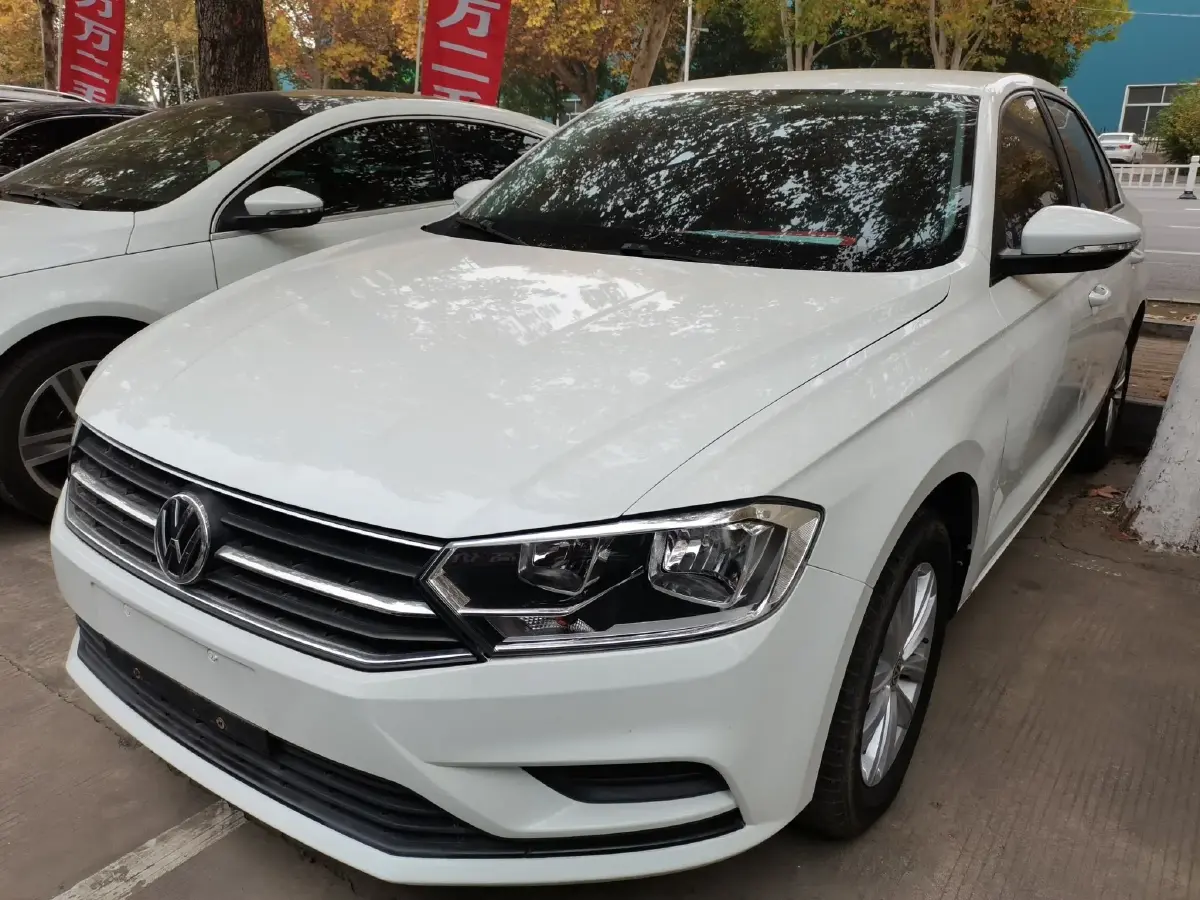 2016 Volkswagen Bora 1.6L 110HP L4 5MT