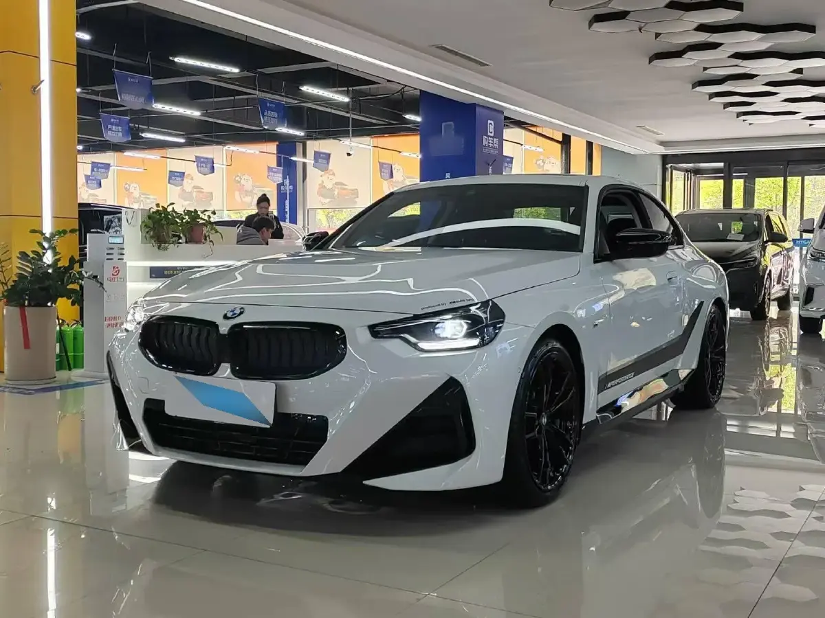 2023 BMW 2 Series 2.0T 184HP L4 8AT