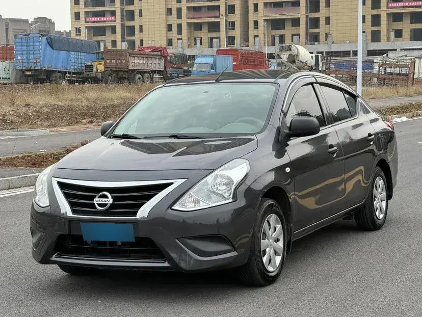 2014 Nissan Sunny 1.5L 112HP L4 CVT