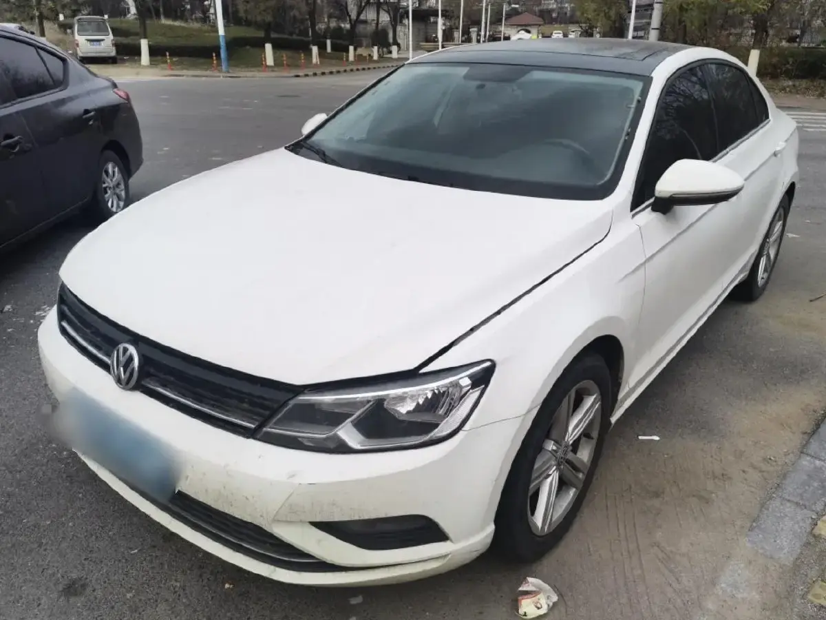 2015 Volkswagen Lamando 1.4T 150HP L4 7DCT
