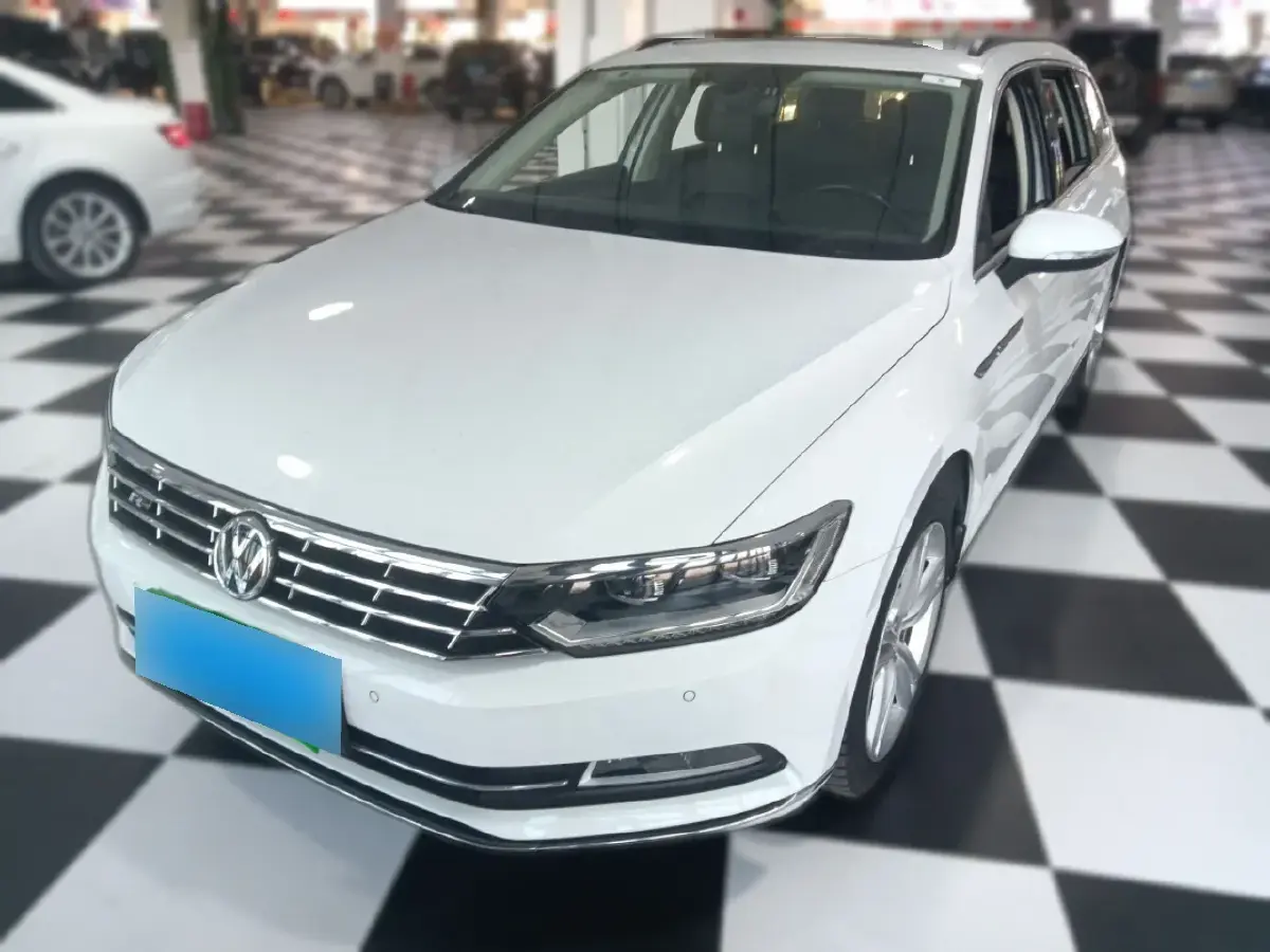 2018 Volkswagen Alltrack 2.0T 220HP L4 6DCT