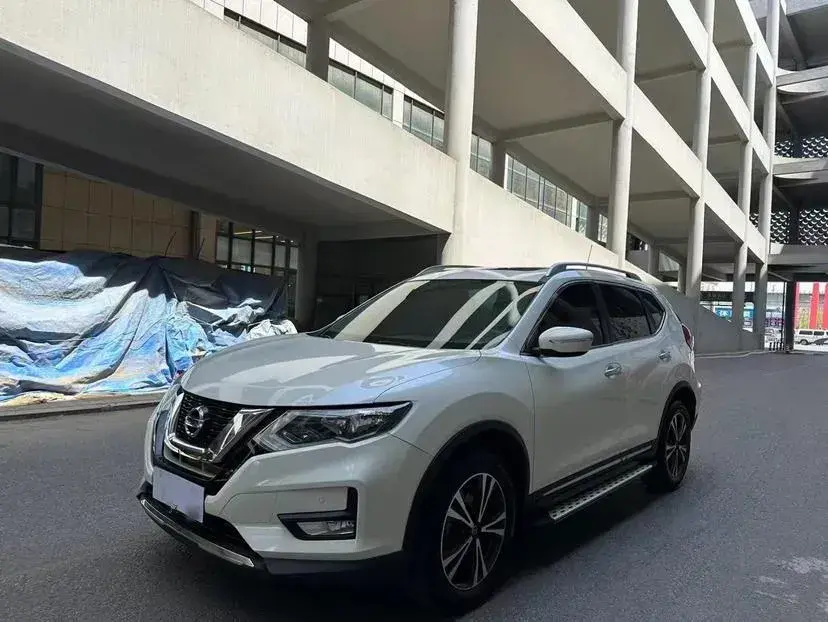 2017 Nissan X-Trail 2.5L 186HP L4 CVT