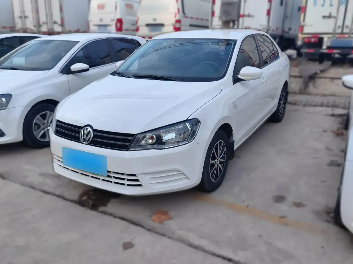 2015 Volkswagen Jetta 1.4L 90HP L4 5MT