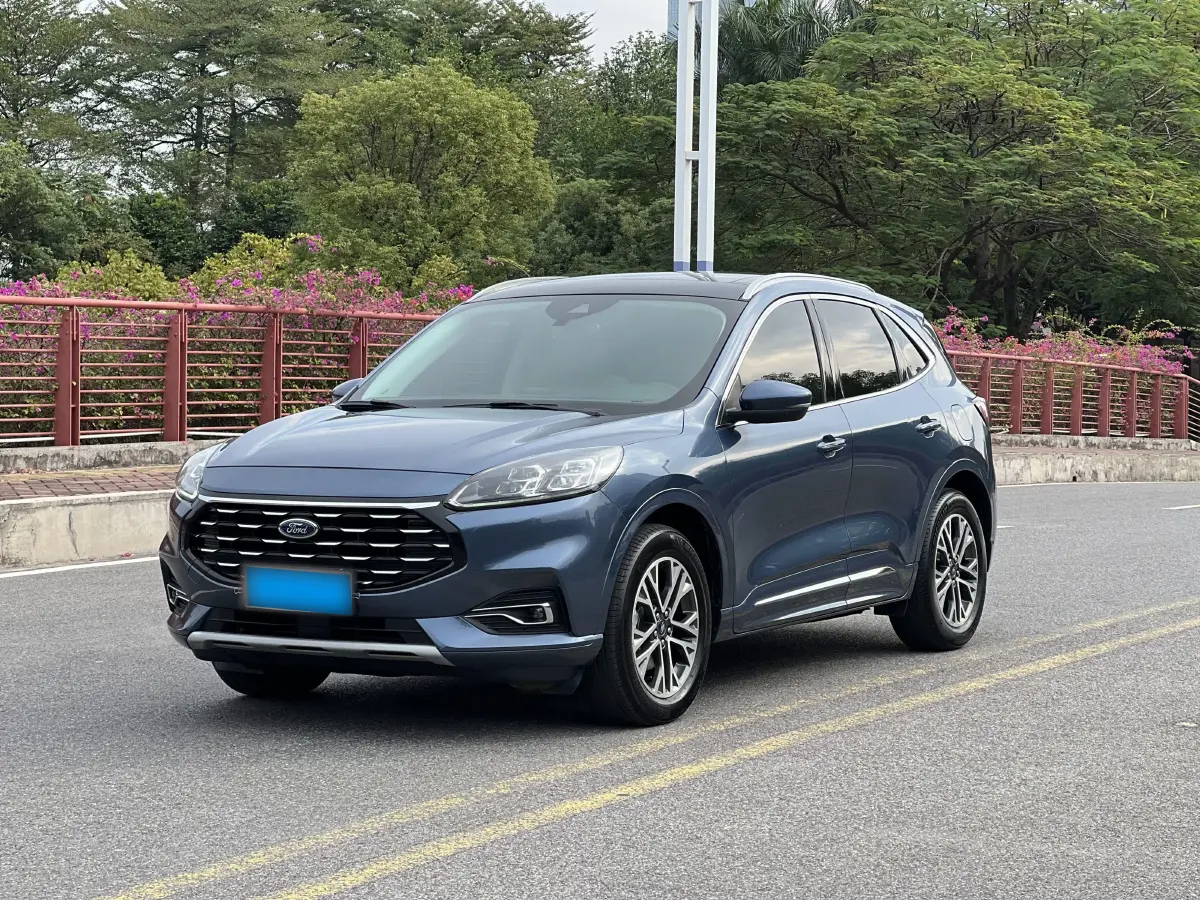 2020 Ford Escape 2.0T 248HP L4 8AT