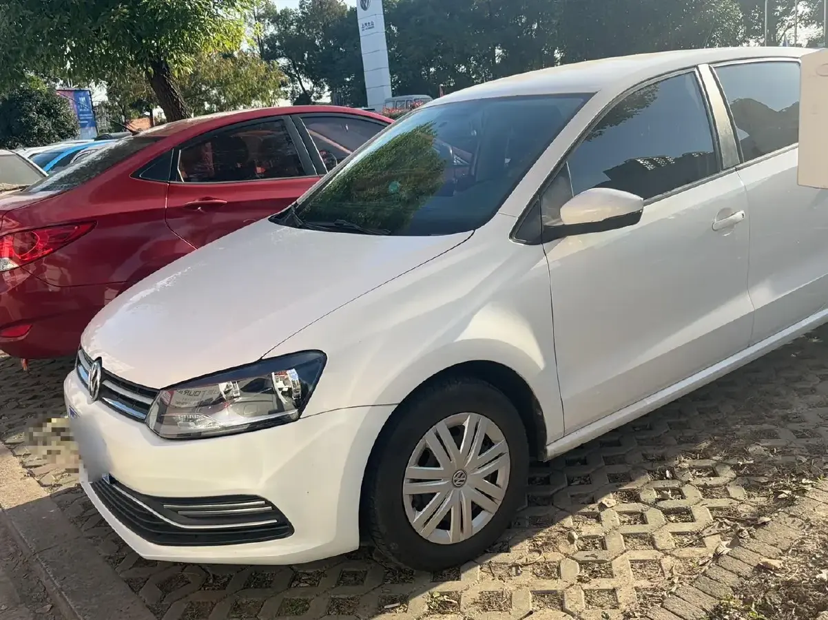 2016 Volkswagen Polo 1.4L 90HP L4 6AT