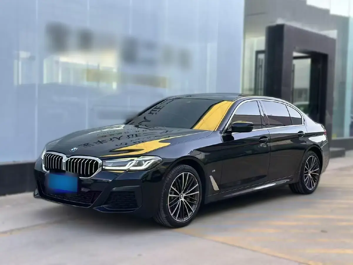 2022 BMW 5 Series 2.0T 252HP L4 8AT